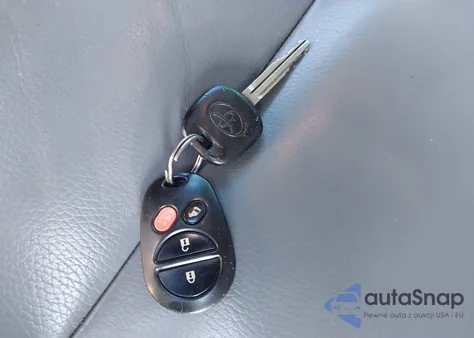 2011 Toyota Sequoia Limited 5.7L V8 from USA, damaged, VIN 5TDKY5G1XBS033133